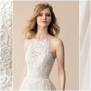 Backless Lace Halter Wedding Gown🍃